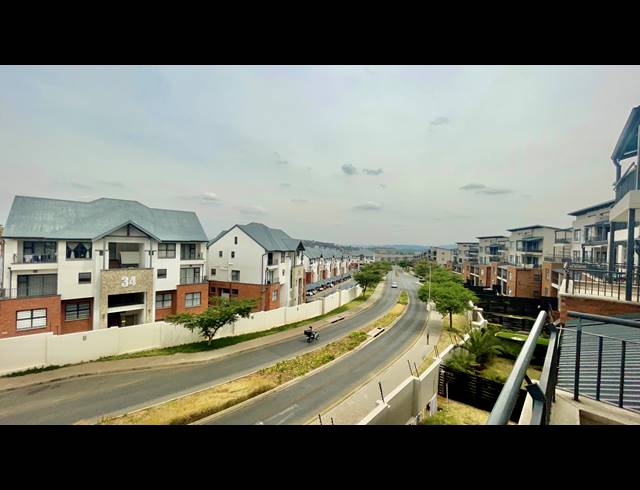 2 BEDROOM APARTMENT TO LET IN OAKDENE